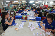 Nghỉ hưu trước tuổi được hỗ trợ thêm lương